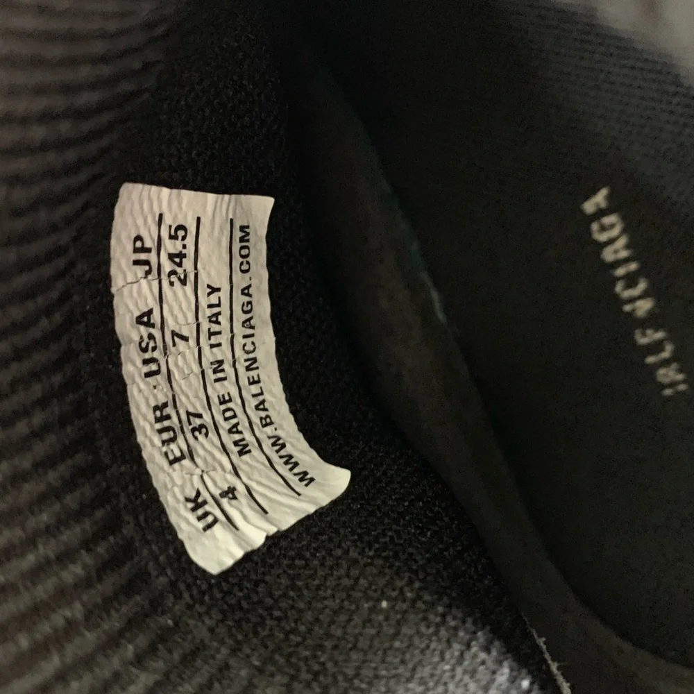 BALENCIAGA SPEED RUNNERS - Picture 7 of 7